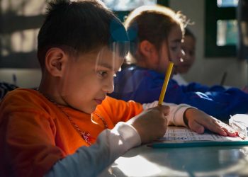 Volta às aulas - escolas da rede estadual retomam atividades nesta segunda-feira