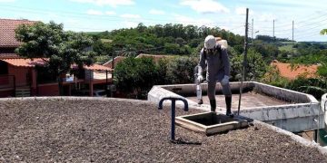Casan executa limpeza de reservatório em Biguaçu