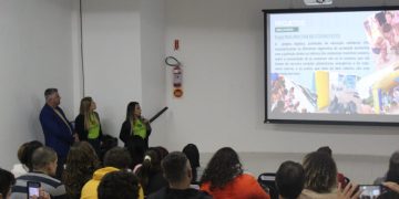 Governador Celso Ramos expõe projetos de Educação Ambiental no 1º Fórum de Escolas do Mar de Santa Catarina