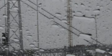 Passagem de frente fria provoca rajadas de vento de até 75 km-h em SC