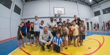 Prefeitura inaugura ginásio poliesportivo e anuncia obras no bairro Jardim Janaína