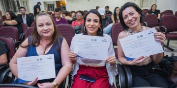 Alunas do CEP Biguaçu recebem certificados de conclusão de cursos de capacitação