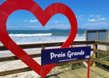 Praia Grande (Caravelas) ganha deck para a Temporada de Verão