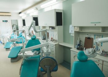 Saúde bucal em dia é garantia de sorriso no rosto