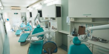 Saúde bucal em dia é garantia de sorriso no rosto