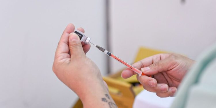Secretaria de Saúde de Biguaçu promove mutirão de multivacinação no sábado (16)
