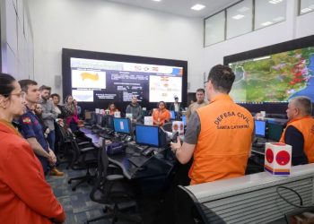 Estado reforça atuação integrada para período mais crítico de chuvas em Santa Catarina