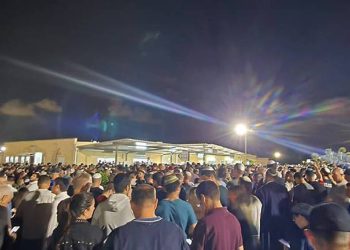 Funeral de brasileira morta em ataque do Hamas reúne milhares em Israel