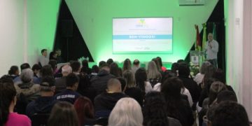 Governador Celso Ramos realiza etapa municipal da Conferência Nacional de Educação (CONAE)