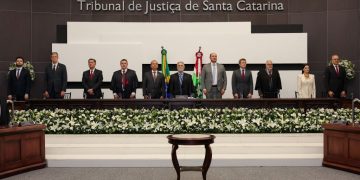 Governador prestigia posse do novo presidente do Tribunal de Justiça de Santa Catarina