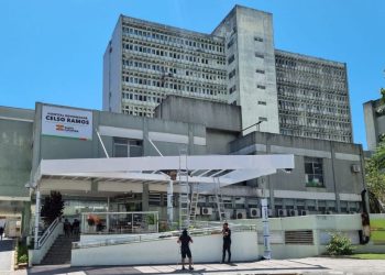 Emergência do Hospital Celso Ramos volta a atender como porta aberta neste domingo após instalação de novo gerador