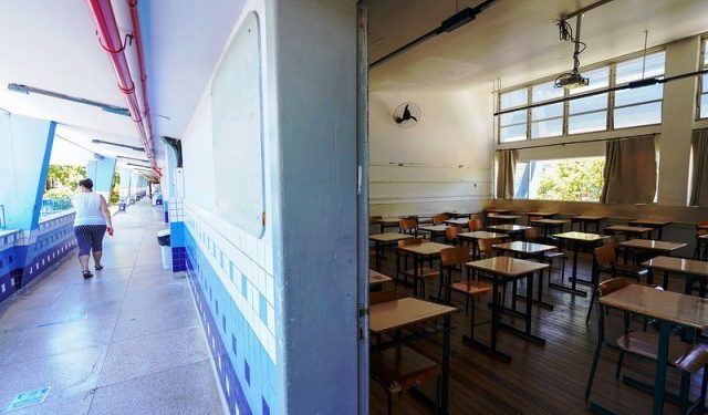 Exigência de maioria simples para eleição de diretores escolares está valendo, segundo Justiça
