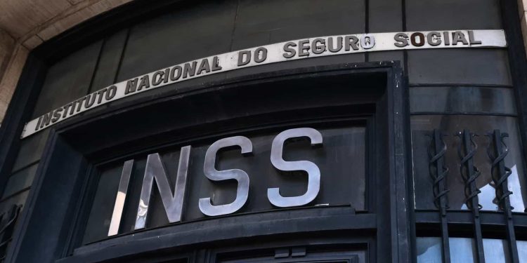 STF marca julgamento da revisão da vida toda do INSS, mas outras ações ficam de fora