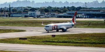 Empresas aéreas programam mais de 100 voos extras para SC durante o Carnaval 2024