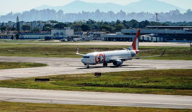 Empresas aéreas programam mais de 100 voos extras para SC durante o Carnaval 2024