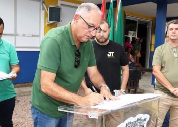 Assinada a ordem de serviço para a construção da nova Unidade Básica de Saúde do Bairro Fazenda da Armação