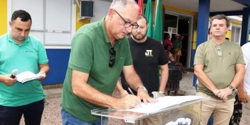Assinada a ordem de serviço para a construção da nova Unidade Básica de Saúde do Bairro Fazenda da Armação