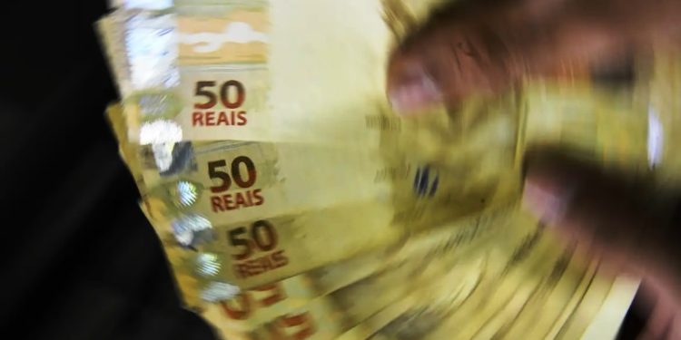 Caixa libera abono