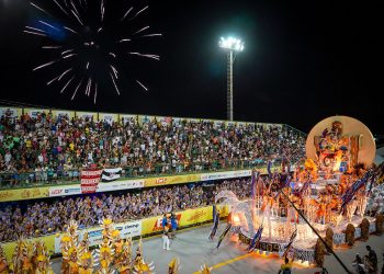 Carnaval em SC - confira o espetáculo das escolas de samba em Joaçaba e Florianópolis