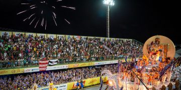 Carnaval em SC - confira o espetáculo das escolas de samba em Joaçaba e Florianópolis
