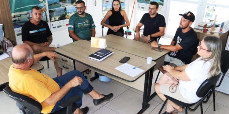 Conselheiros do COMTUR de Governador Celso Ramos participam de reunião ordinária