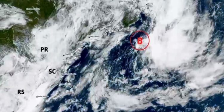 Defesa Civil monitora formação de ciclone atípico em alto mar e alerta para impactos na costa catarinense