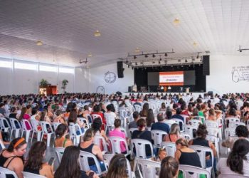 Educação de Biguaçu recepciona servidores em cerimônia de abertura do ano letivo