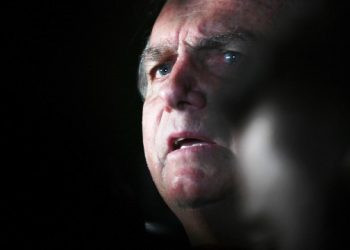PF fecha cerco a Bolsonaro sob suspeita de golpe e ainda apura elos dele com 8-1