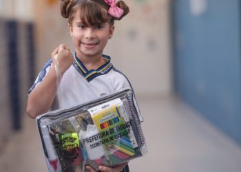 Mais de 7 mil alunos da rede municipal de Biguaçu recebem materiais escolares em 2024