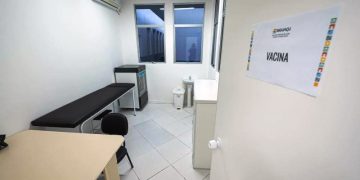 Saúde abre nova sala de vacinas na UBS Praia João Rosa