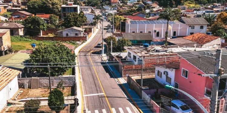 Prefeitura de Biguaçu inaugura pavimentação da rua José Antônio Cardoso, no bairro Bom Viver
