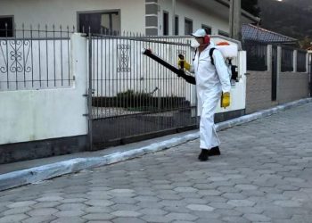 Areias de Baixo, Camboa e Ganchos do Meio recebem aplicação de inseticida contra mosquito da Dengue