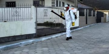 Areias de Baixo, Camboa e Ganchos do Meio recebem aplicação de inseticida contra mosquito da Dengue