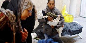 Ataque israelense mata sete pessoas e deixa Rafah em ruínas; veja