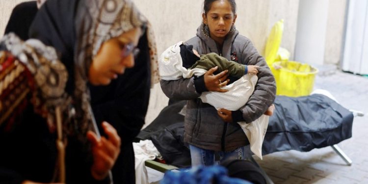 Ataque israelense mata sete pessoas e deixa Rafah em ruínas; veja