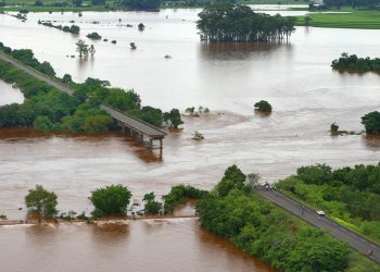 Chuvas no RS - 102 trechos de rodovias têm bloqueio total ou parcial