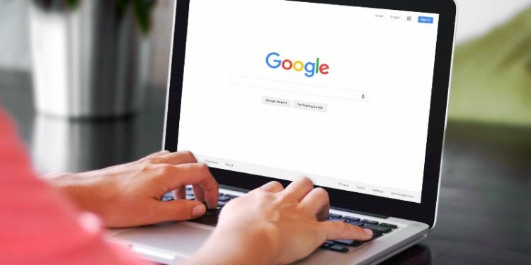 Google tenta superar 'humanidade' de novo ChatGPT com assistentes de IA que erram menos