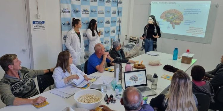 Grupo de Tratamento do Tabagismo recebe palestras sobre nutrição e técnicas de meditação