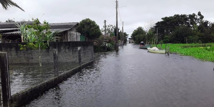 Passo de Torres e Sombrio, no Sul de SC, decretam situação de emergência por conta das chuvas do fim de semana