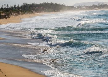 Previsão do tempo: fim de semana tem frio, ventos intensos e possibilidade de ressaca no Litoral
