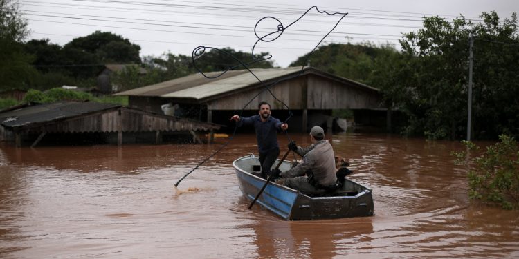 Sobe para 57 o número de mortos em temporais do RS