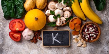 Vitamina K - O poder por trás da saúde óssea e cardiovascular; entenda