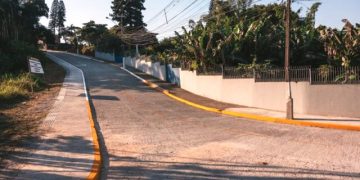 Comunidade do Jardim Janaína celebra entrega da pavimentação da Rua das Acácias