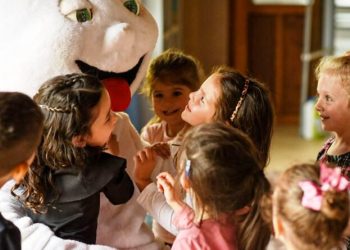 Zé Gotinha na Educação Infantil - mutirão de vacinação contra a Poliomielite em Biguaçu