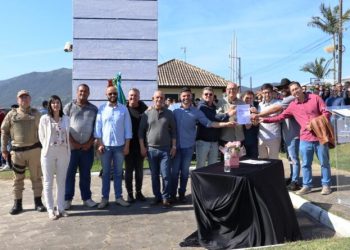 Ordem de serviço para recapeamento asfáltico da Rodovia Municipal Francisco Wollinger é assinada