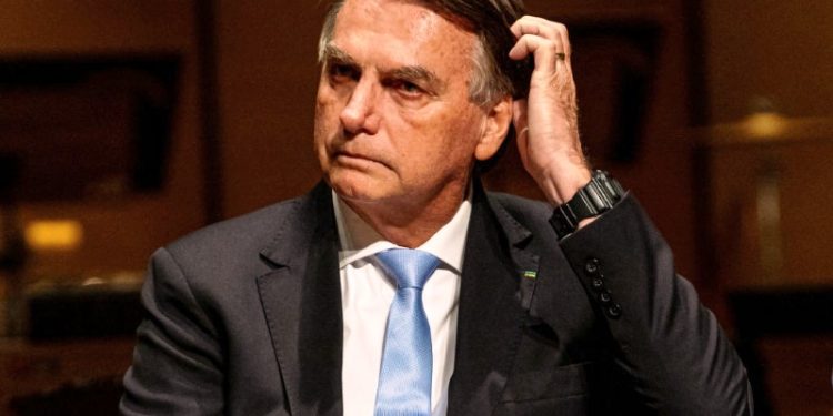 PF rebate em indiciamento explicações de Bolsonaro sobre joias e vê contradições