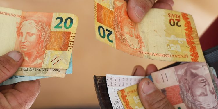 Setor de serviços de Santa Catarina cresce 5,7% em agosto, acima da média nacional