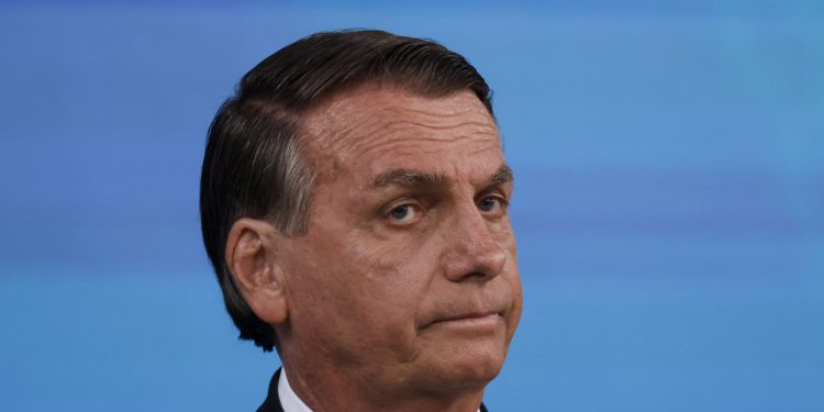 Indiciamento de Bolsonaro tem mais apoio do que críticas nas redes, mostra pesquisa
