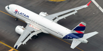 Avião da Latam declara emergência após decolar de Brasília e faz pouso forçado