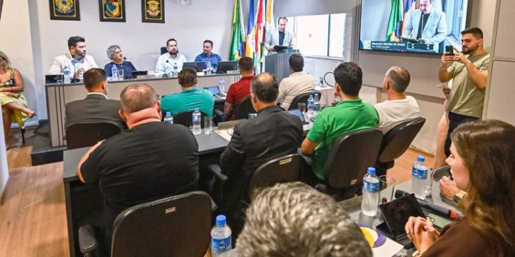 A Câmara Municipal de Biguaçu realizou, na tarde desta segunda-feira (3), a primeira sessão de 2025